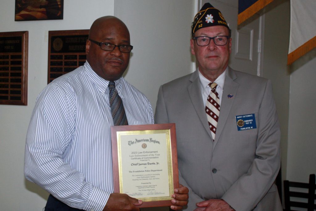 photo of Law Enforcement Certificate recipient